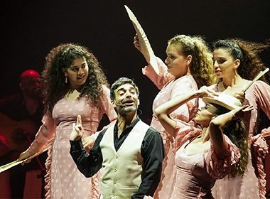 תמונת מופע: רמנגאר מארחת את "EL Carpeta"
